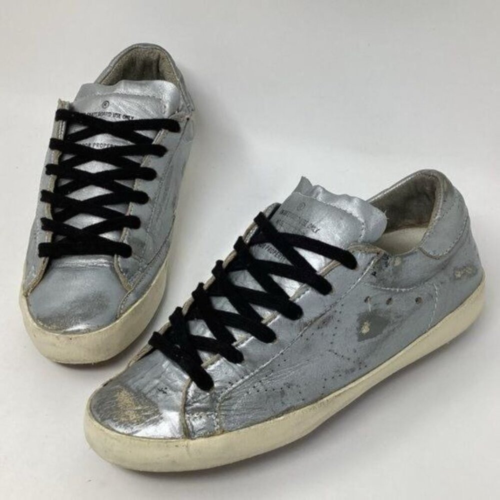 Golden Goose Metallic Silver Low-Top Sneakers with Black Laces - Picture 3 of 12